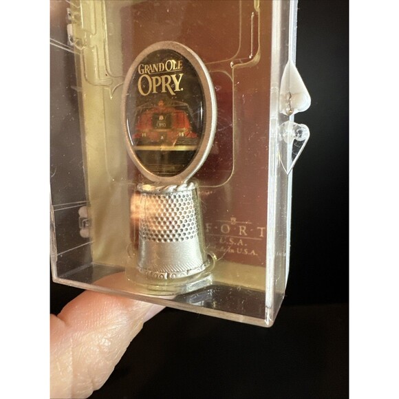 Souvenir Vintage Pewter Thimble Grand Ole Opry In Box Fort USA - Picture 2 of 7